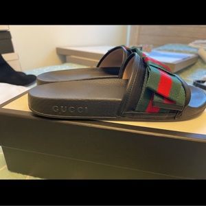 Size 8 Gucci Bow Slides